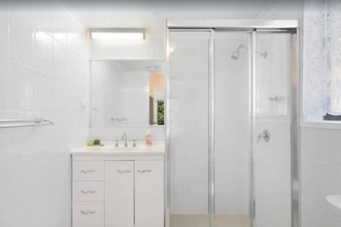 Salerno - Hosted By Burleigh Letting - South Australia Travel 3