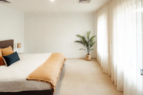 Salhus - Sleep In King Beds & Easy Walk To Town - South Australia Travel 3