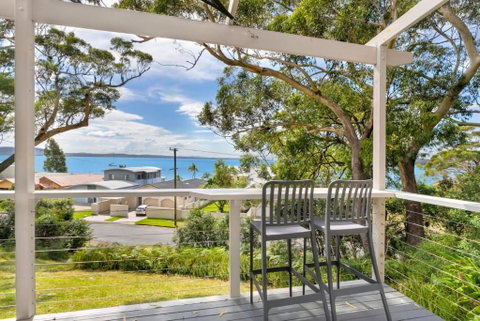Sally Beach House With Ocean Views - South Australia Travel 0