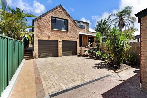 Salt Wood Cabin Style Retreat - South Australia Travel 0