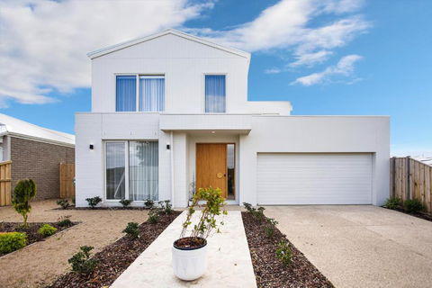 Saltwater Lux, 4 Bdrm, 3 Bath, Golf, Weddings, Beaches, Adventure Park - South Australia Travel 2