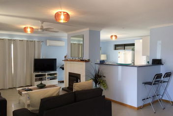 Salty Air Apartments Kingscote Kangaroo Island with South Australia Travel
