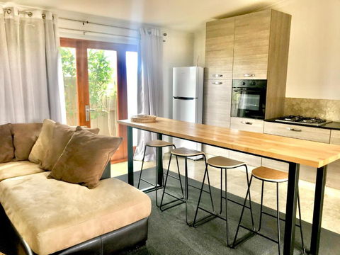 Salty Blue Beach House - South Australia Travel 3