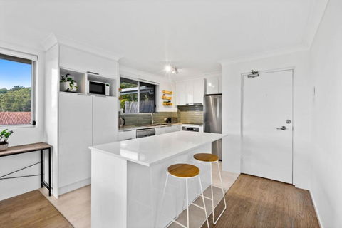 Salty Sea Breeze Apartment 500m To Waters Edge - South Australia Travel 1