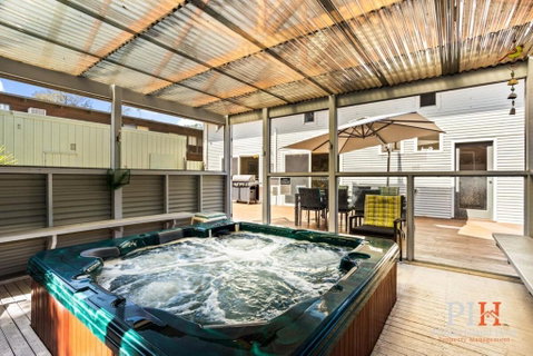 Sandy Bay Getaway W Spa 4 Bdr - South Australia Travel 0