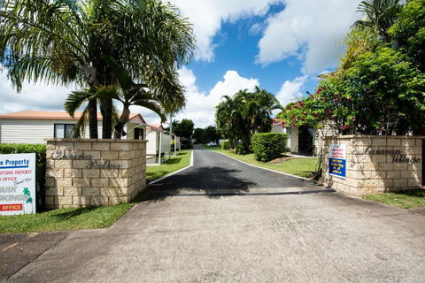 Sarina Palms Caravan And Cabins Village - South Australia Travel 0