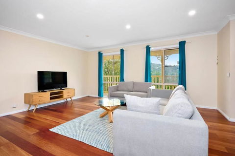 Spacious 3BR Family Haven In Upper Ferntree Gully - South Australia Travel 1