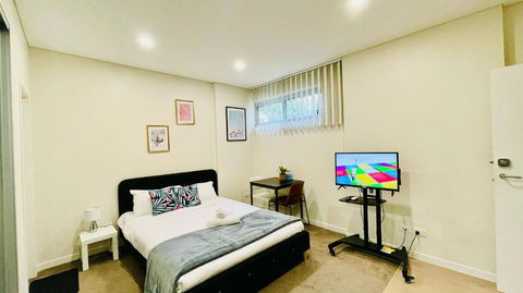 Studio Near Airpot Bay City With Parking - South Australia Travel 0