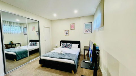 Studio Near Airpot Bay City With Parking - South Australia Travel 1