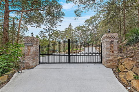 Stunning Peaceful Holiday Haven With Waterfall - South Australia Travel 2