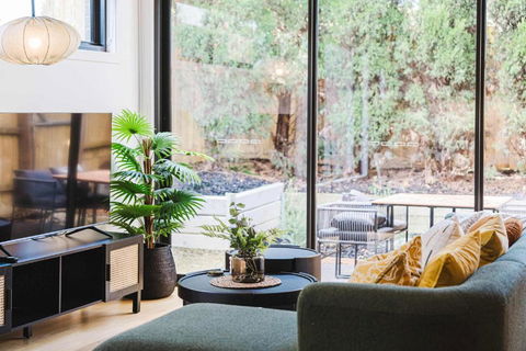Stylish 4BR Family Townhouse With Private Courtyard - South Australia Travel 3