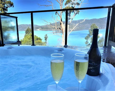 The Beach House- Private Jacuzzi And Wood Fire! - South Australia Travel 0