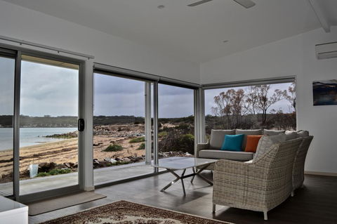 Beachside - South Australia Travel 0