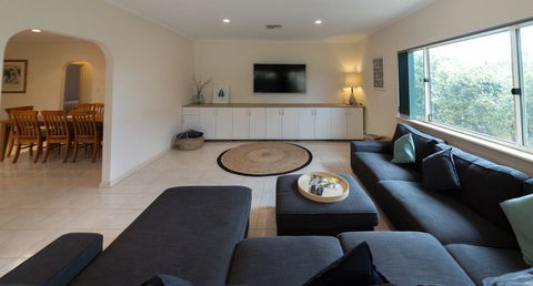 Beachside At Normanville - 7 Ronald Street - South Australia Travel 3