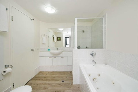 Beachside Neptune Resort Apt Upgraded! - South Australia Travel 0