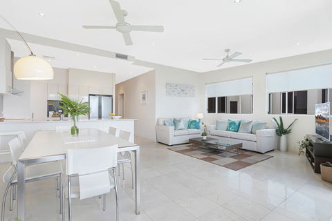 Beachside Vibes, Sunshine Beach - South Australia Travel 3