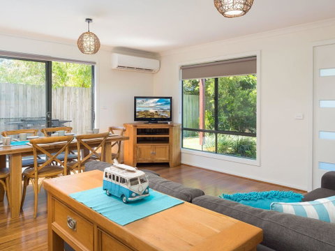 Beachside Villa Cowes - South Australia Travel 3