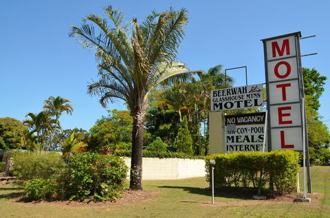 Beerwah Glasshouse Motel - South Australia Travel 0