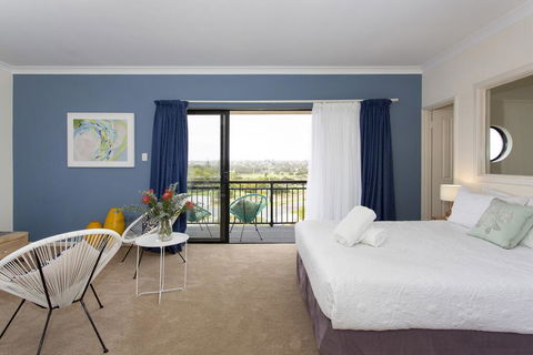 Bella Vista Townhouse With Views - South Australia Travel 2