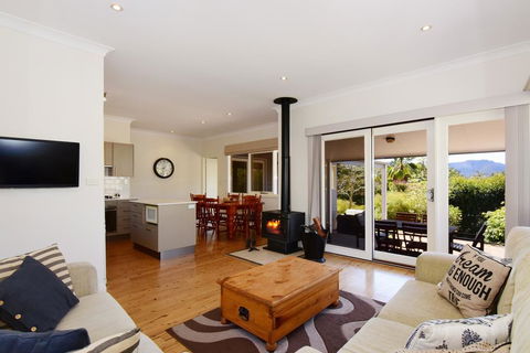 Bimbadeen - Comfortable Country Styled House! - South Australia Travel 1
