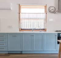 Bird In Hand Cottage Port Noarlunga - South Australia Travel