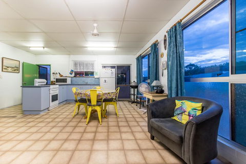 Birdsong House- Dingo Beach - South Australia Travel 2