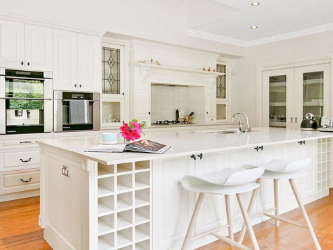 Bitola - Walk To The Village, Coffee And Pub - South Australia Travel 1