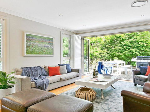 Bitola - Walk To The Village, Coffee And Pub - South Australia Travel 0