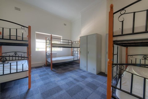 Blue Mountains Backpacker Hostel - South Australia Travel 1
