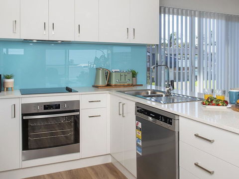 Blue Pelican - Pacific Views, Walk To Beach - South Australia Travel 2