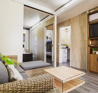 Blue Sapphire Village - South Australia Travel