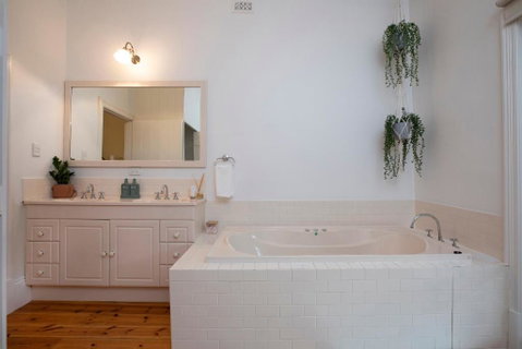 The Retreat In Basket Range - South Australia Travel 3