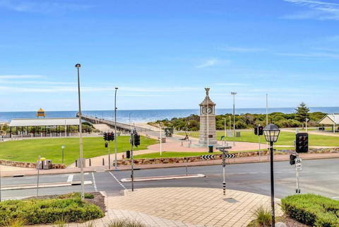 The Seaside Loft - A Breezy Beachside Lifestyle - South Australia Travel 2