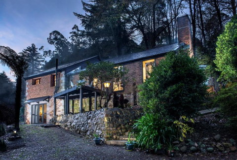 The Stone On The Hill - 3 Bedroom House - South Australia Travel 0