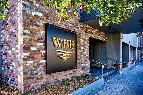 Warners Bay Hotel - South Australia Travel 0