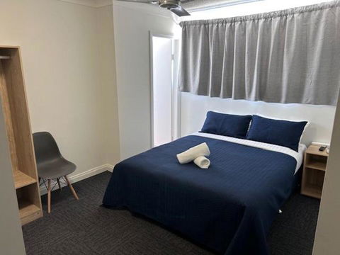 Warners Bay Hotel - South Australia Travel 2