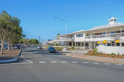 Waterfront Bliss In Margate - 30 Min From Brisbane - South Australia Travel 1