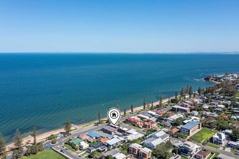 Waterfront Bliss In Margate - 30 Min From Brisbane - South Australia Travel 3