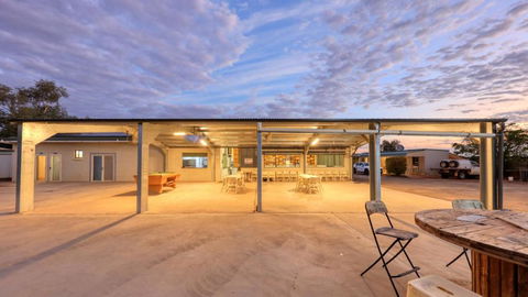 White Cliffs Hotel - South Australia Travel 3