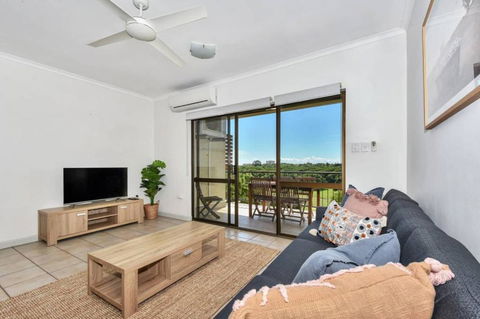 Elegant Third Floor Unit With Sweeping Views - South Australia Travel 1