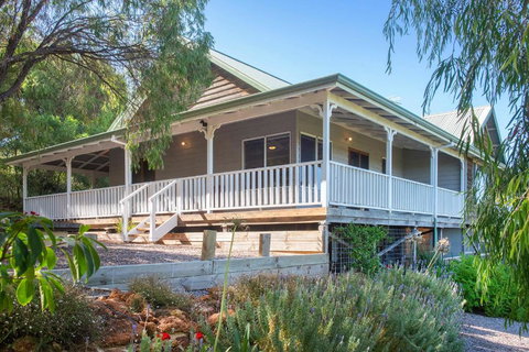 HILLVIEW - South Australia Travel 0