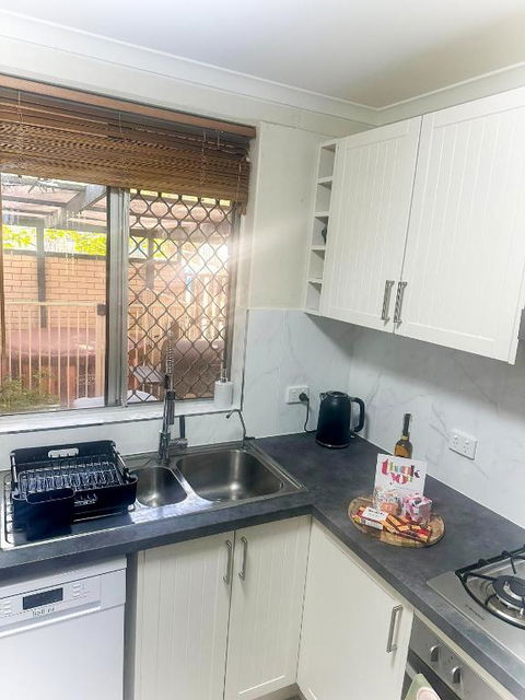 Queen Of The Desert Villa Secure & Gated 2 Bdrm Home - South Australia Travel 2