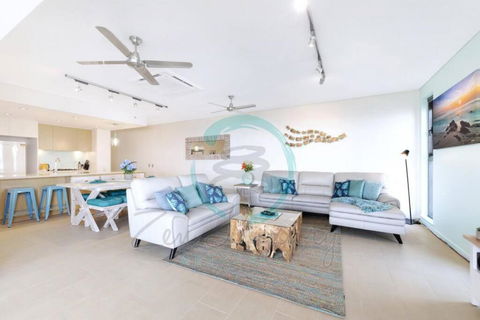 ZEN POINT PENTHOUSE 3-BR Executive W/front Retreat - South Australia Travel 3