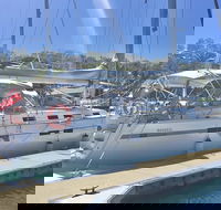 Sailing Curlew Escape on Moreton Bay - South Australia Travel